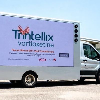 GCL Customized Outdoor Mobile Advertising Truck Van Trailer P6 6500nits Jasność