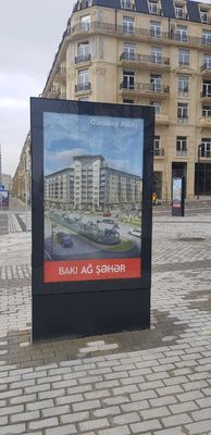 Rozmiar szafy Podłoga stojący plakat LED Wideo P1.875 Plakat LED zewnętrzny do reklamy zewnętrznej