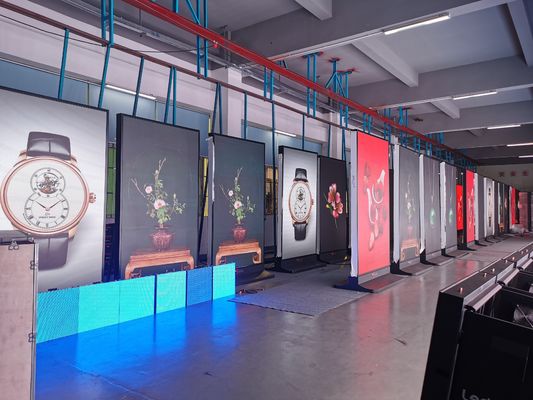 HD P1.875 Zewnętrzny wyświetlacz plakatu LED Przyciągające wzrok rozwiązanie do reklamy komercyjnej
