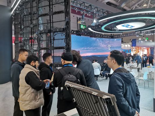 Zewnętrzny wysokiej jasności 500 * 1000mm Mesh LED Display Screen P15.625-31.25mm z IP65 i pełnym kolorem